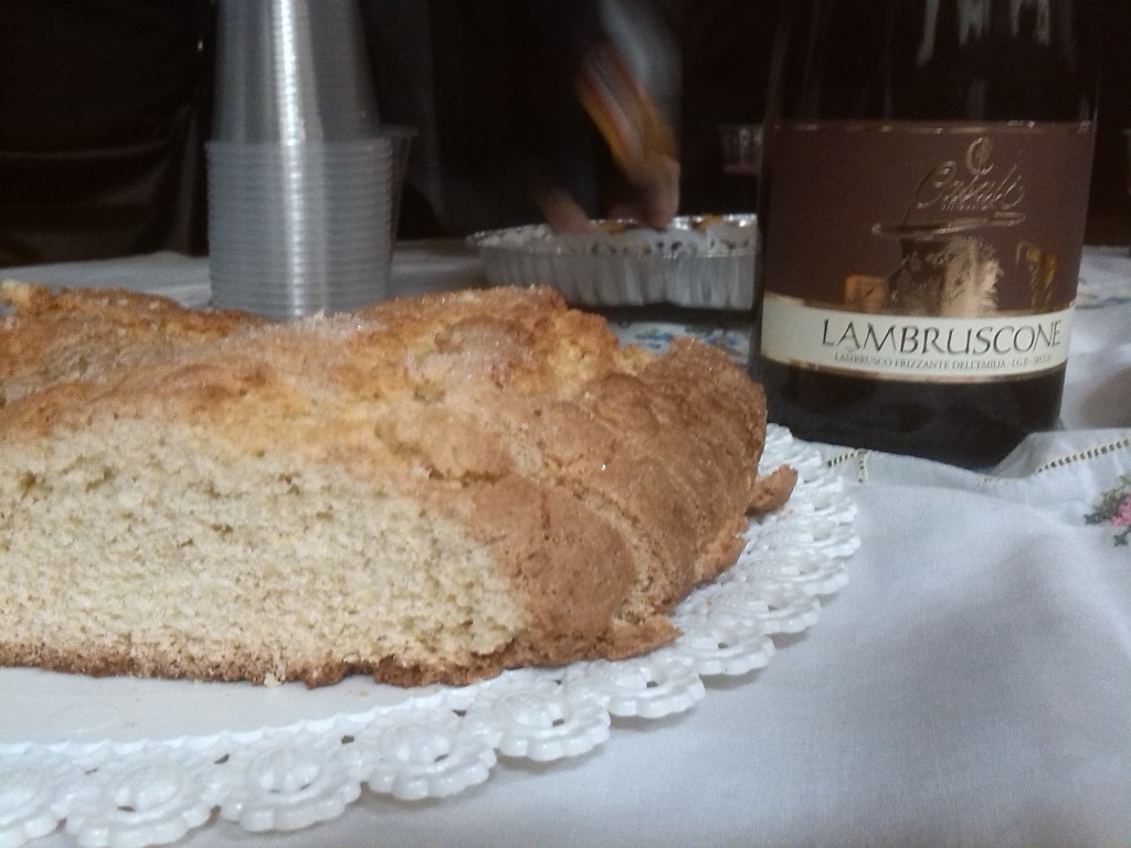 Ciambella e lambrusco per concludere.